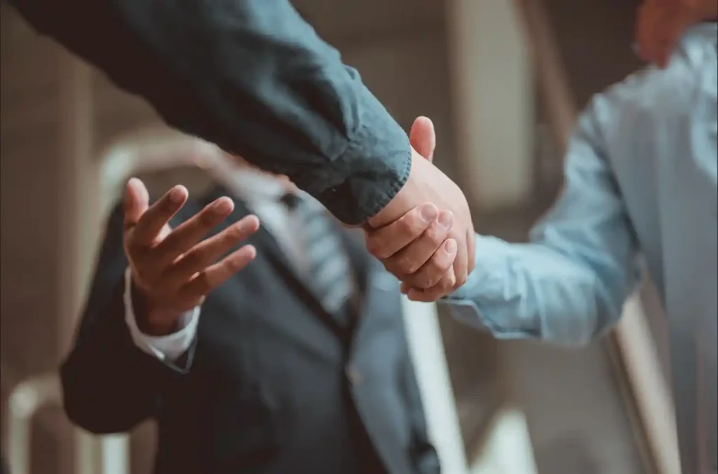 發現老闆高薪低報如何自救？勞工權益保障與賠償追討指南｜新竹律師劉昌樺